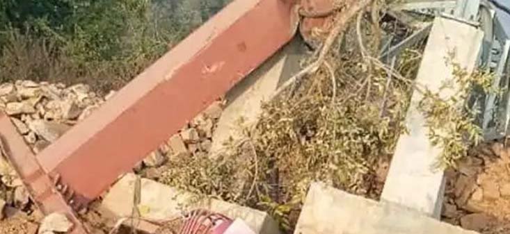 பீகாரில் தூண்களோடு இடிந்து விழுந்த புதிதாக அமைக்கப்பட்ட ரோப் கார்